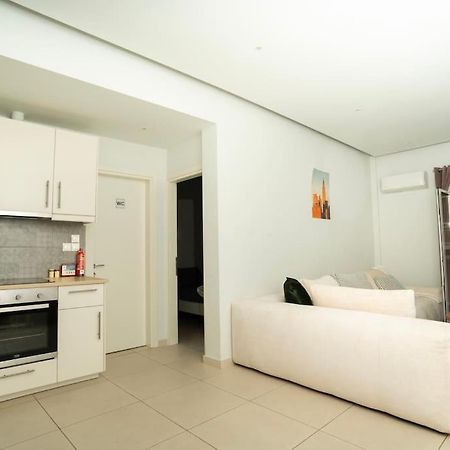 Homey Renovated 1 Bedroom Apartment In Kesariani Athena Bagian luar foto