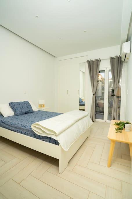 Homey Renovated 1 Bedroom Apartment In Kesariani Athena Bagian luar foto
