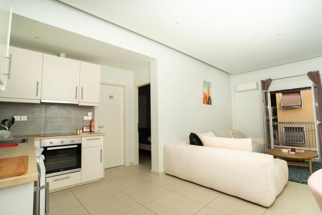 Homey Renovated 1 Bedroom Apartment In Kesariani Athena Bagian luar foto